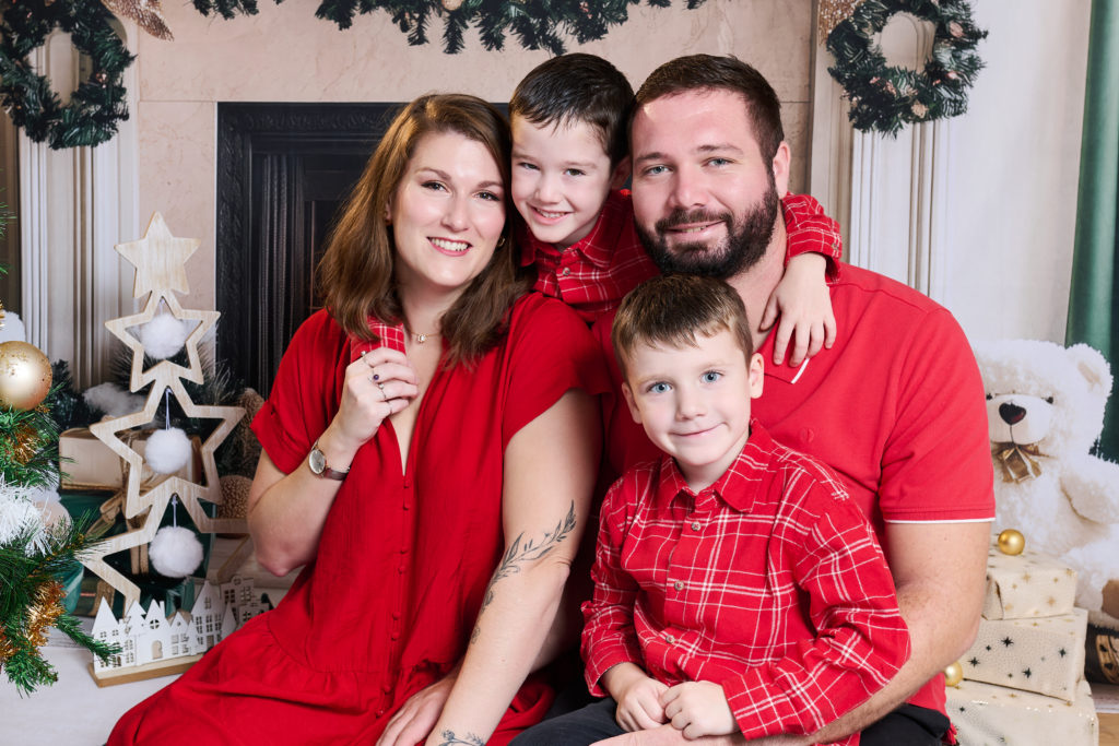 portrait famille noel saint andre le gaz Marjorie Devot Photographe