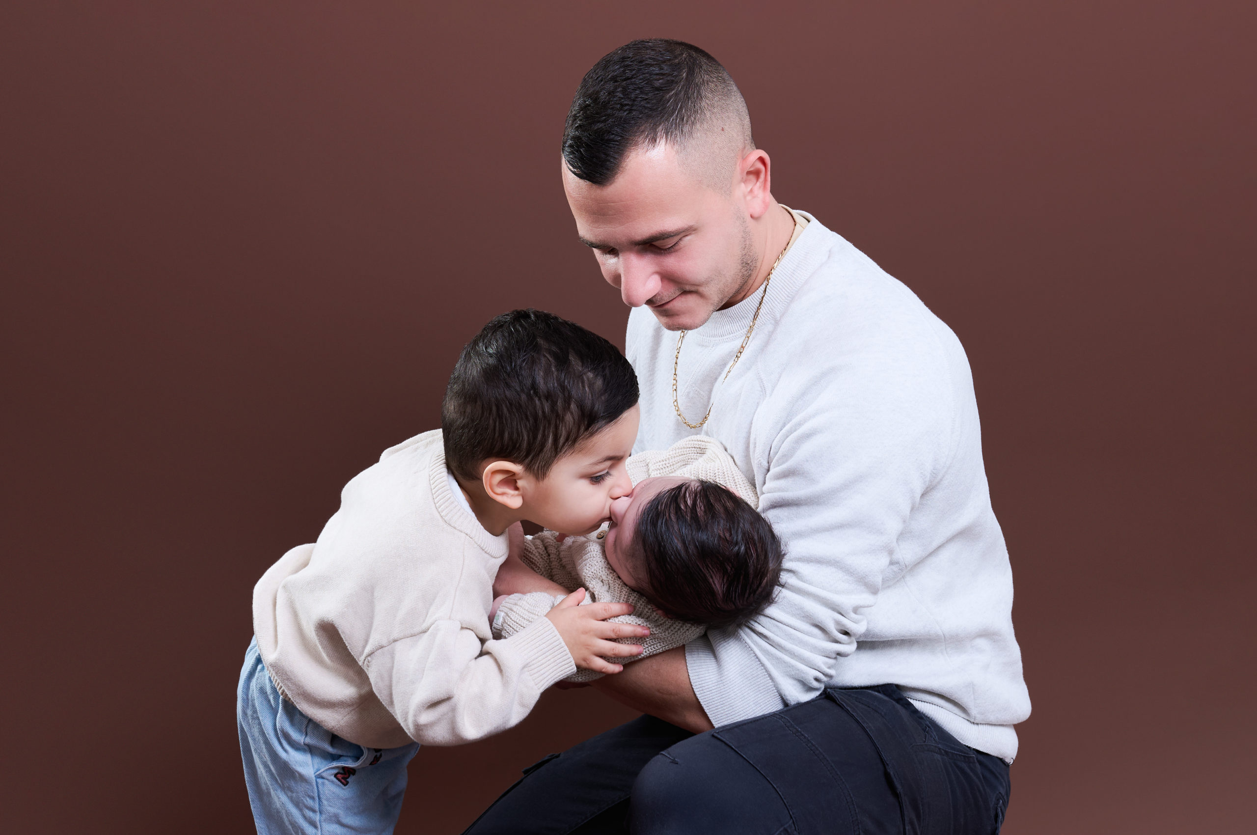 seance photo famille studio saint andre le gaz 3