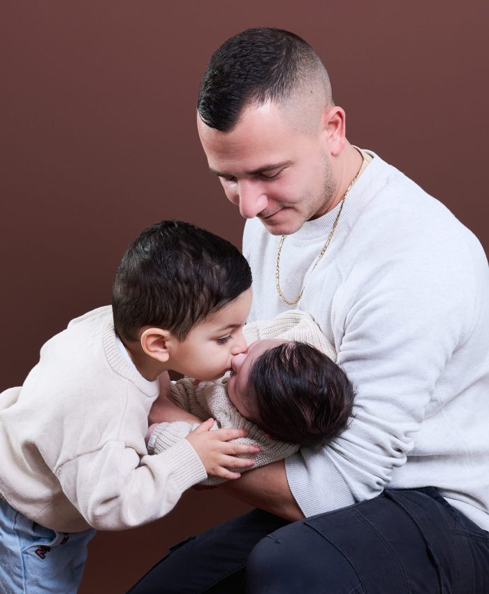 nouveau ne photo famille studio